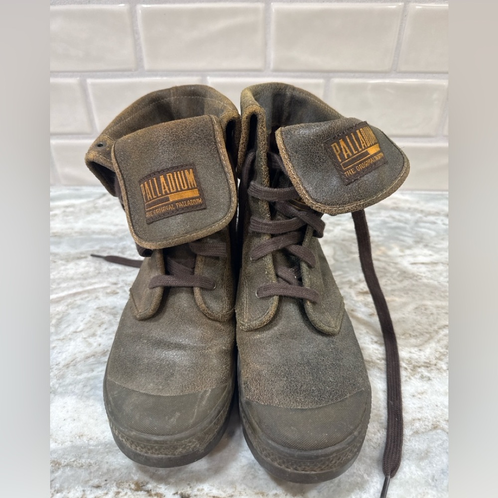 Palladium Lace Up Boots Olive Green Women’s Size 6